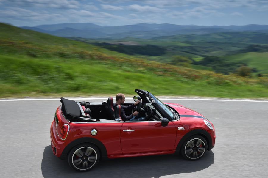  Mini Cooper S JCW Cabrio 2016 года  (фото 88 из 104)